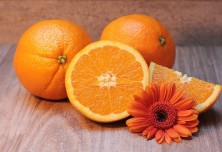 Pomarane na mizi